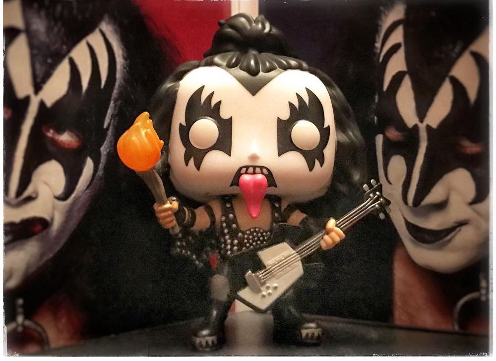 Kiss The Demon Glow - Kiss vinyl figure collectible - Main Image 2
