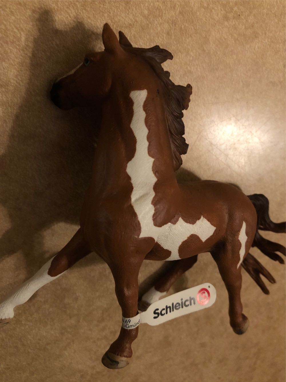 Schleich Farm World Pinto Stallion Brown White 13794  vinyl figure collectible [Barcode 4005086137943] - Main Image 3