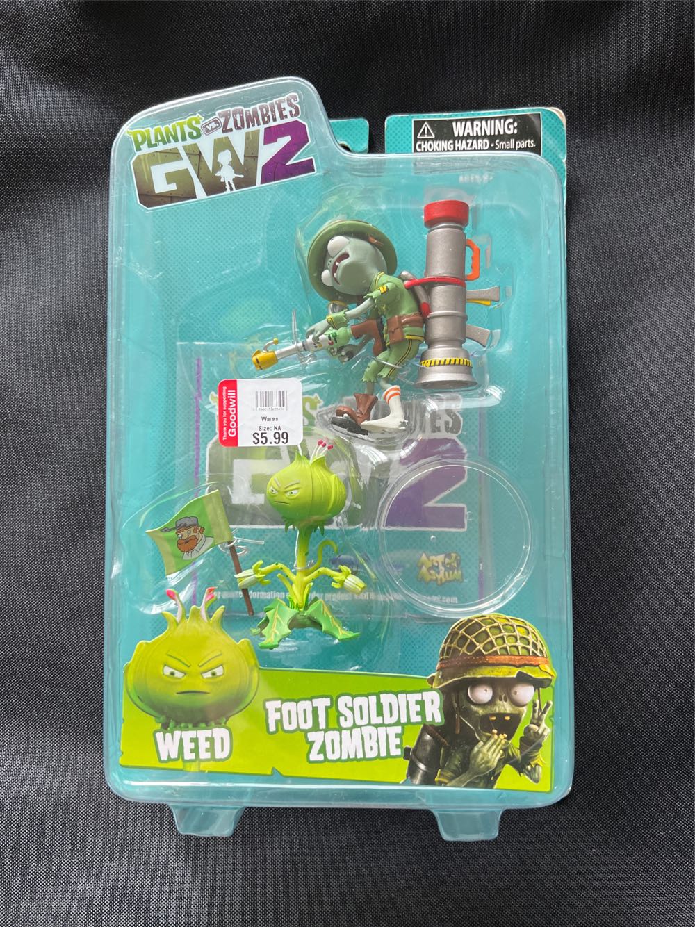 Plants Vs. Zombies Garden Warfare 2 Weed Vs. Foot Soldier Zombie Action Figure  vinyl figure collectible [Barcode 699788815472] - Main Image 2