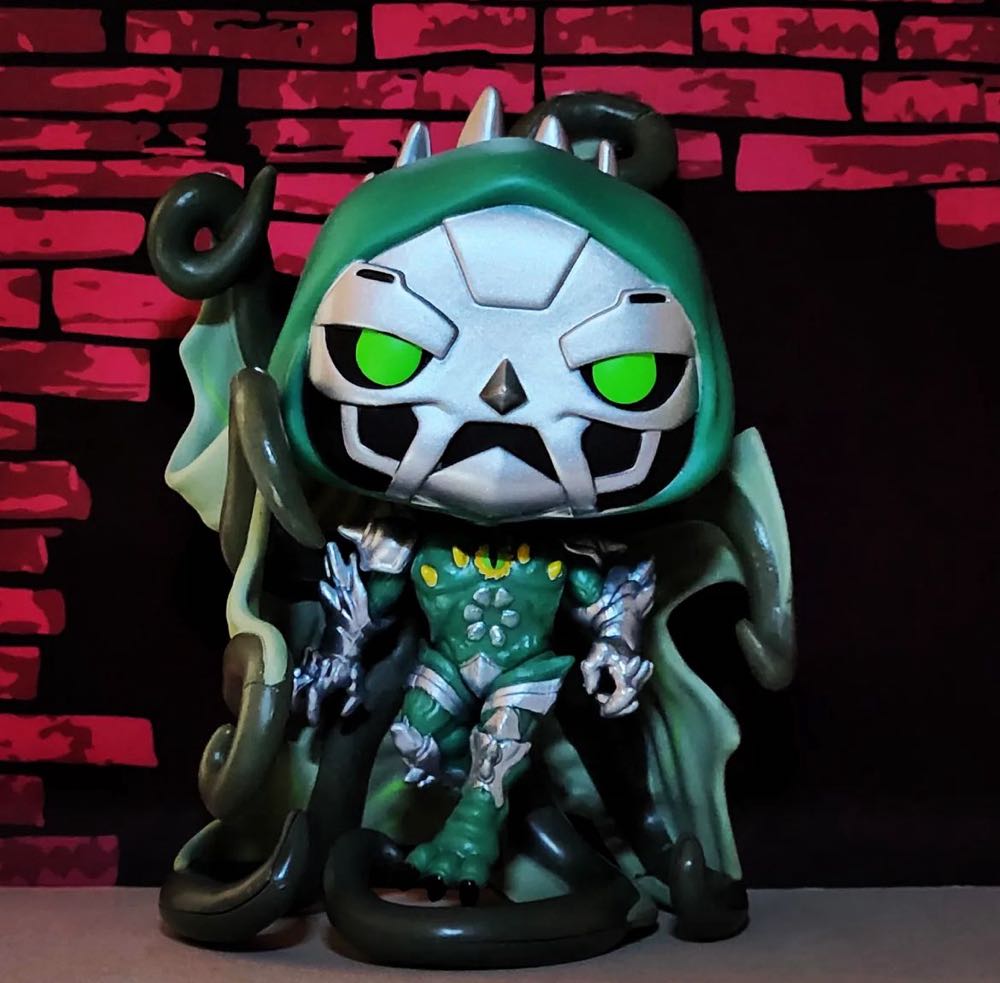Doctor Doom: Marvel Mech Strike Monster Hunters - Marvel Universe vinyl figure collectible [Barcode 889698615228] - Main Image 4