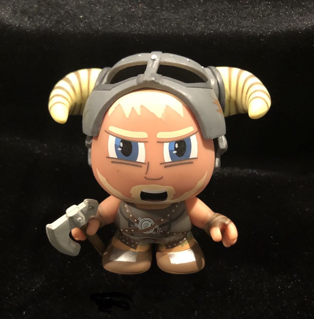 Bethesda Elder Scrolls Skyrim Nordic Daedric Warrior Figure  vinyl figure collectible - Main Image 2