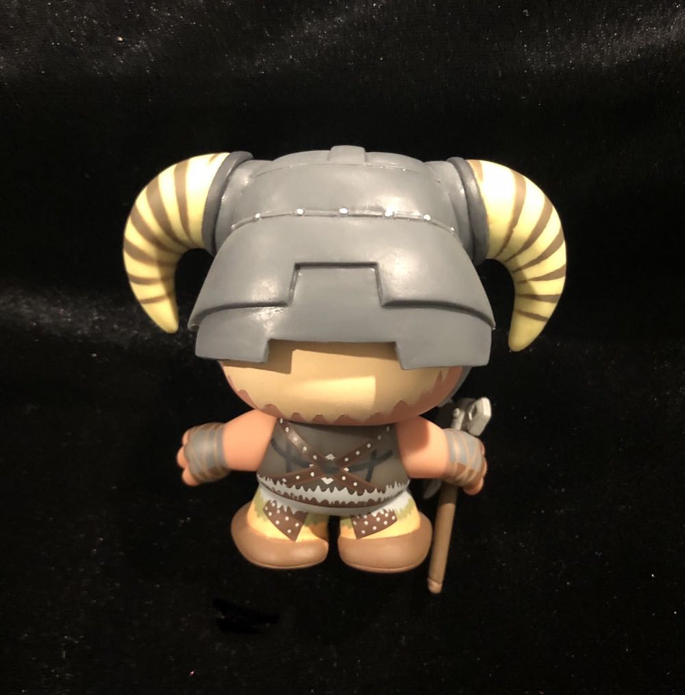 Bethesda Elder Scrolls Skyrim Nordic Daedric Warrior Figure  vinyl figure collectible - Main Image 3