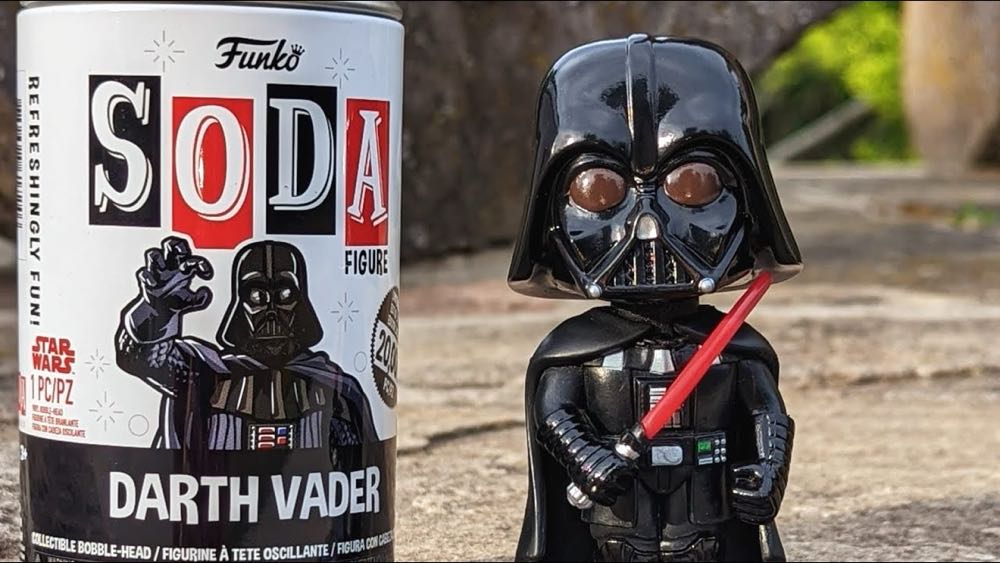 Darth Vader - Star Wars vinyl figure collectible [Barcode 889698617246] - Main Image 2