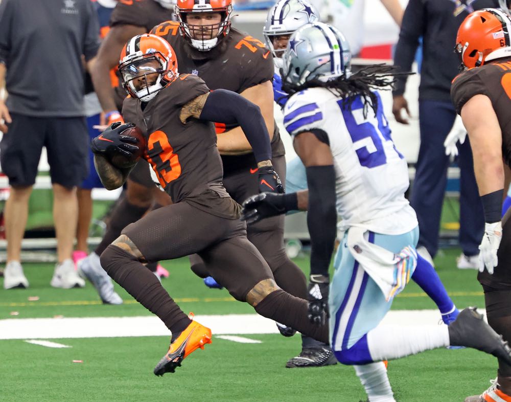 Odell Beckham Jr GOLD CHASE - NFL vinyl figure collectible - Main Image 3