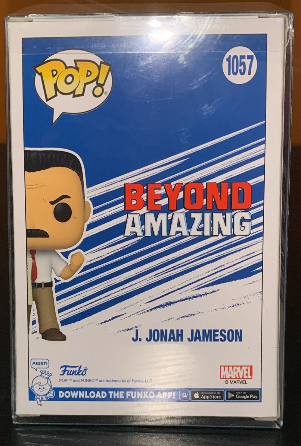 J. Jonah Jameson - Spider-Man vinyl figure collectible [Barcode 889698648073] - Main Image 3