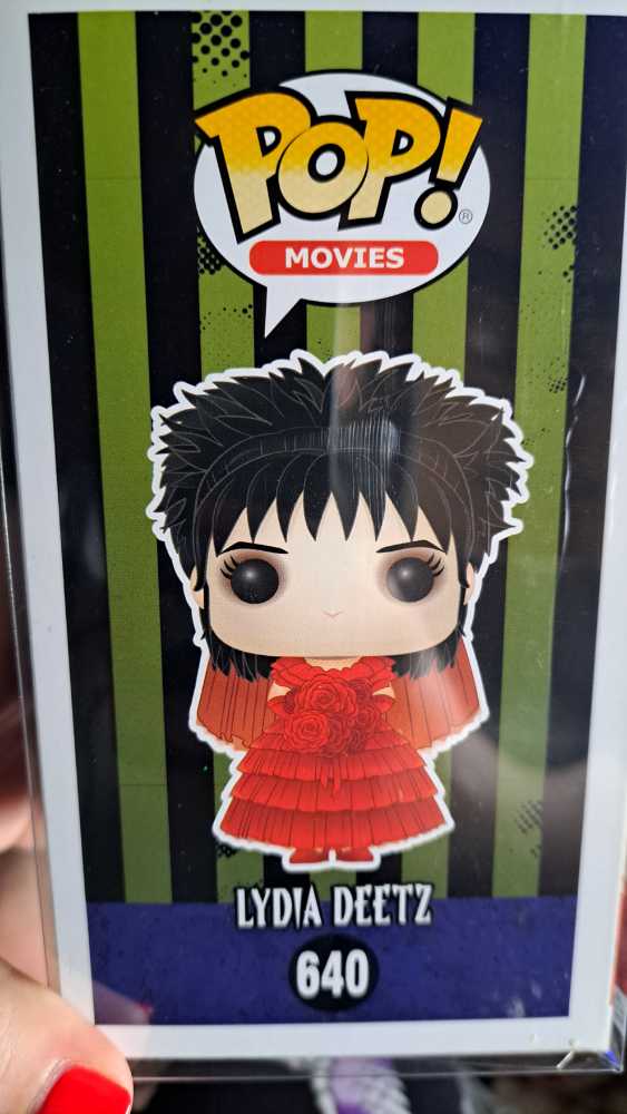 Beetlejuice: Lydia Deetz In Wedding Dress - Beetlejuice vinyl figure collectible [Barcode 11503409] - Main Image 3