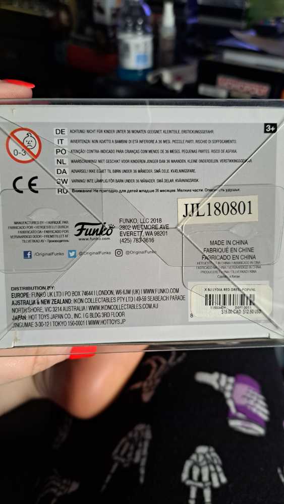 Beetlejuice: Lydia Deetz In Wedding Dress - Beetlejuice vinyl figure collectible [Barcode 11503409] - Main Image 4