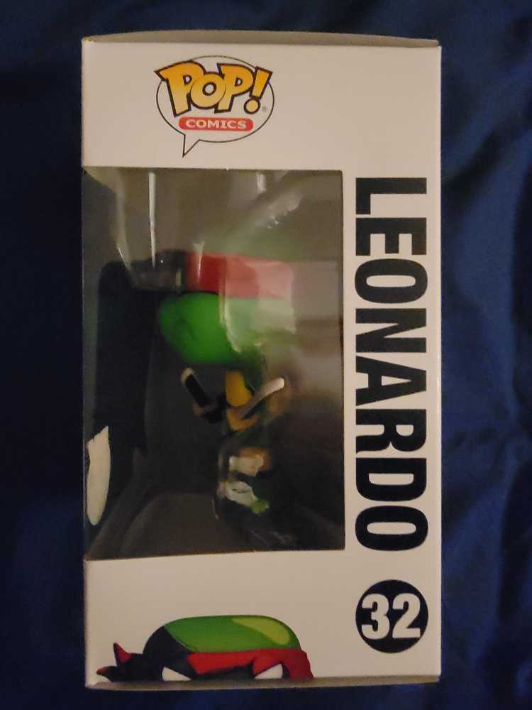TMNT -32- Leonardo - Teenage Mutant Ninja Turtles vinyl figure collectible [Barcode 889698606523] - Main Image 4
