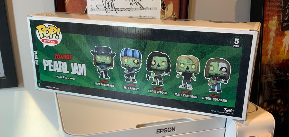Mike McCready / Jeff Ament / Eddie Vedder / Matt Cameron / Stone Gossard (Zombie) (5 Pack)  vinyl figure collectible [Barcode 889698612685] - Main Image 2