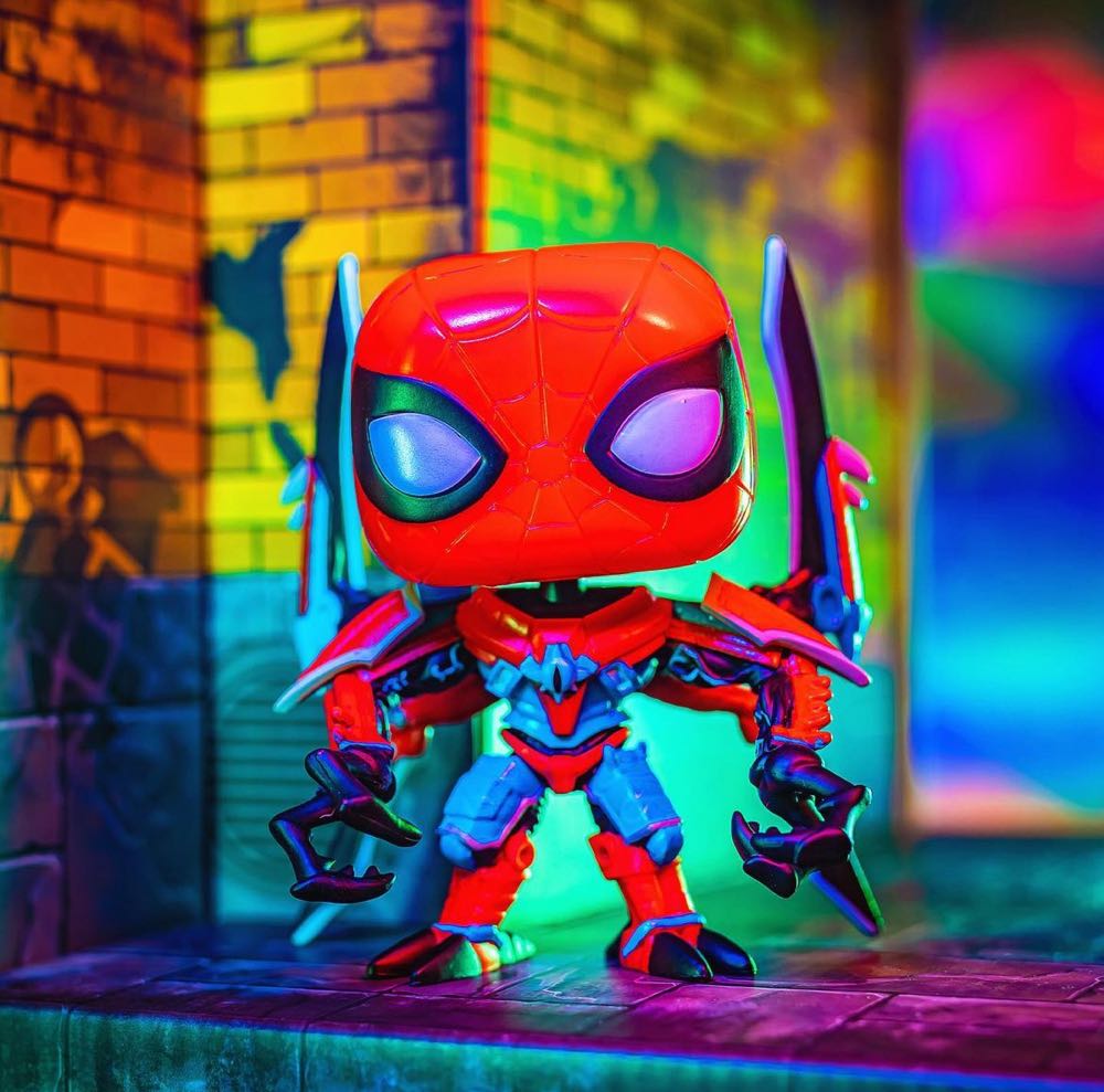 Spider Man # 997 - Spider-Man vinyl figure collectible [Barcode 889698631525] - Main Image 2