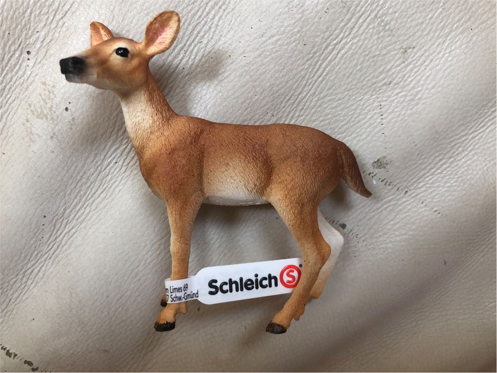 Schleich Wild Life Animal  White-tailed Doe  vinyl figure collectible [Barcode 4055744029615] - Main Image 3