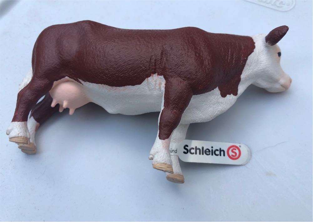 The Universe Of The Farm World Hereford Cow Brown White  vinyl figure collectible [Barcode 4055744028076] - Main Image 3