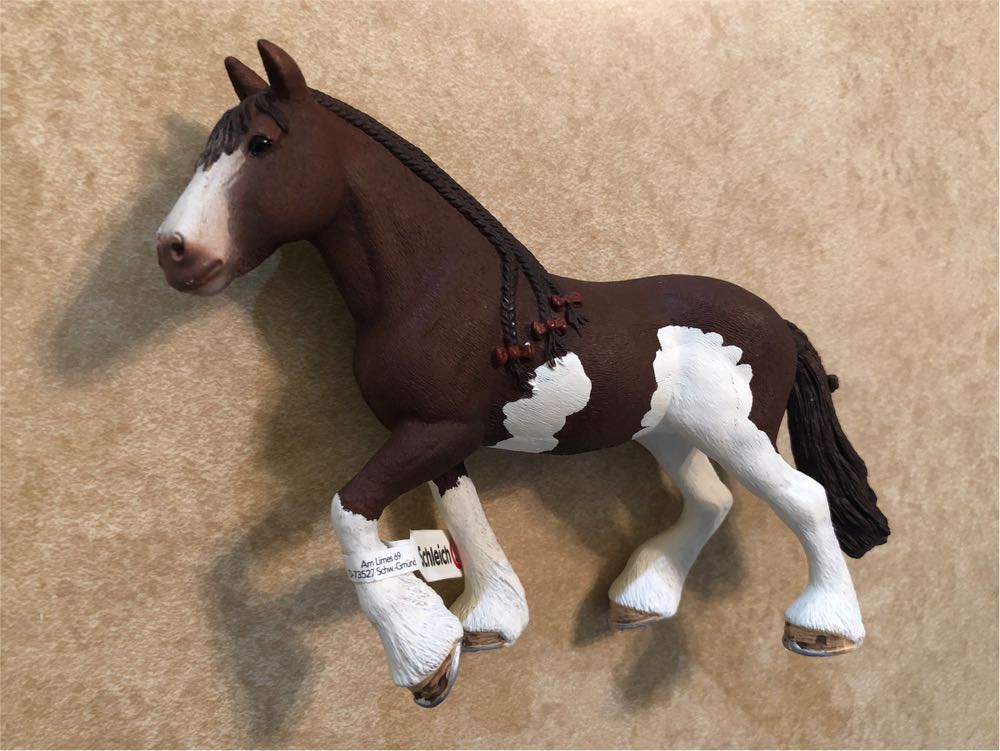 Schleich Farm World “Clydesdale Mare”  vinyl figure collectible [Barcode 4059433322407] - Main Image 2