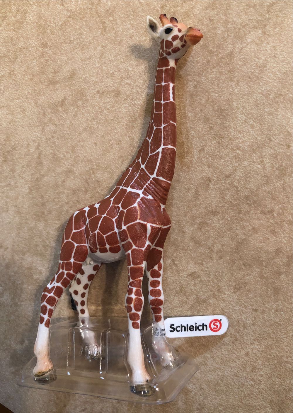 Schleich Wild Life Female Giraffe  vinyl figure collectible [Barcode 4005086147508] - Main Image 4