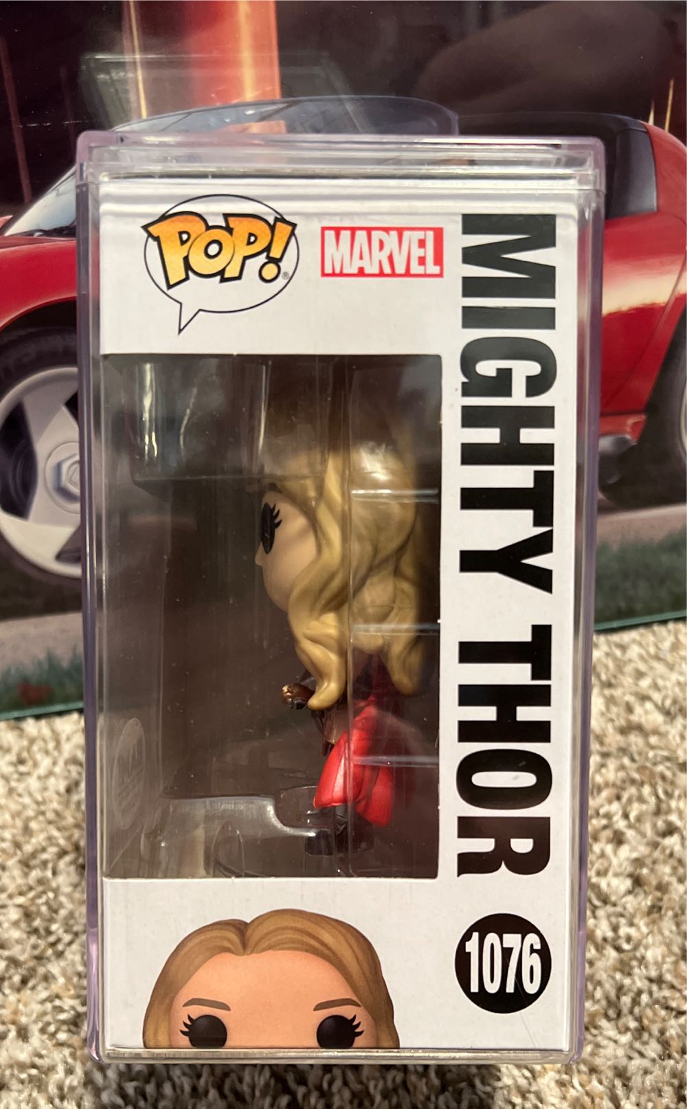 Mighty Thor (Unmasked) Pop! 1076 - Marvel Universe vinyl figure collectible [Barcode 889698650120] - Main Image 3