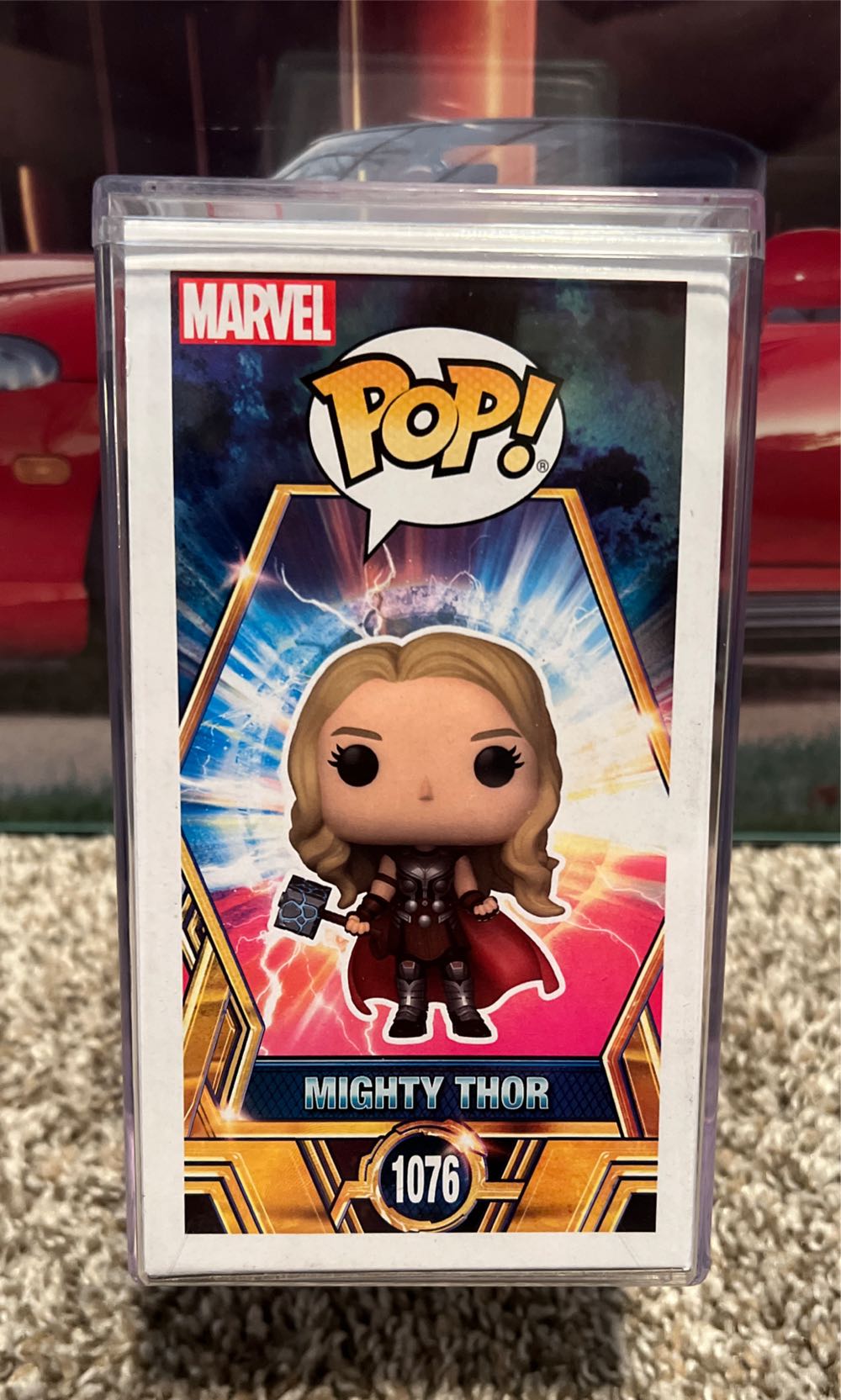 Mighty Thor (Unmasked) Pop! 1076 - Marvel Universe vinyl figure collectible [Barcode 889698650120] - Main Image 4