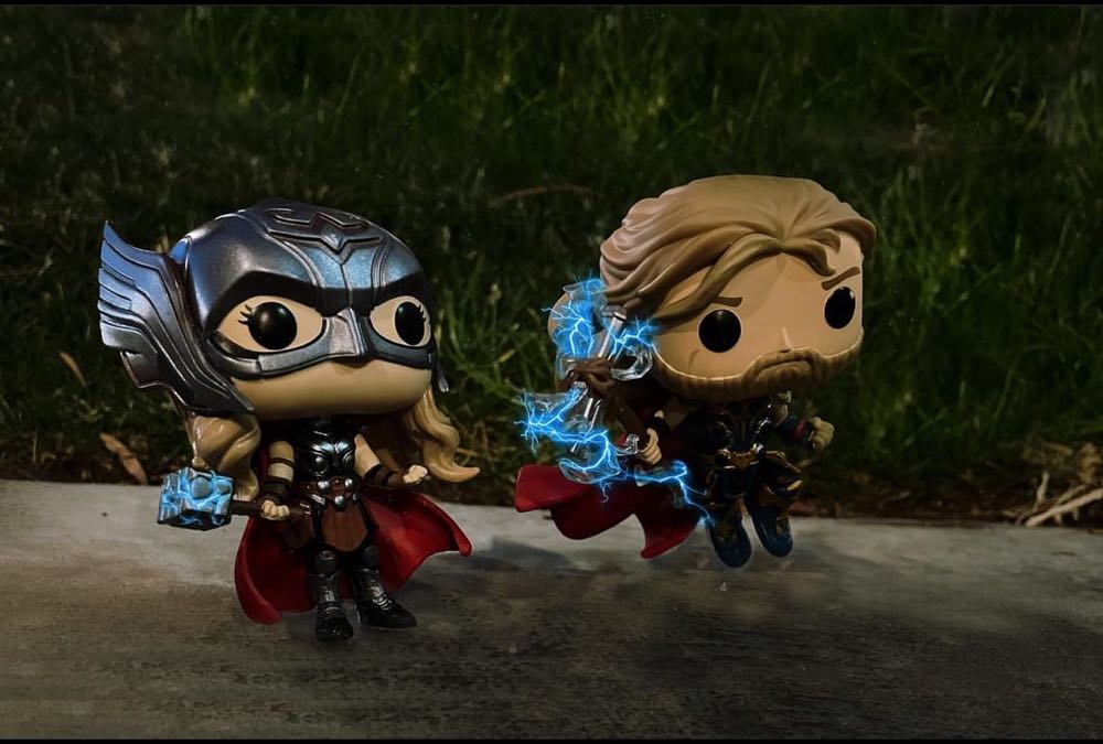 Thor and Mighty Thor - Thor vinyl figure collectible [Barcode 889698631761] - Main Image 2