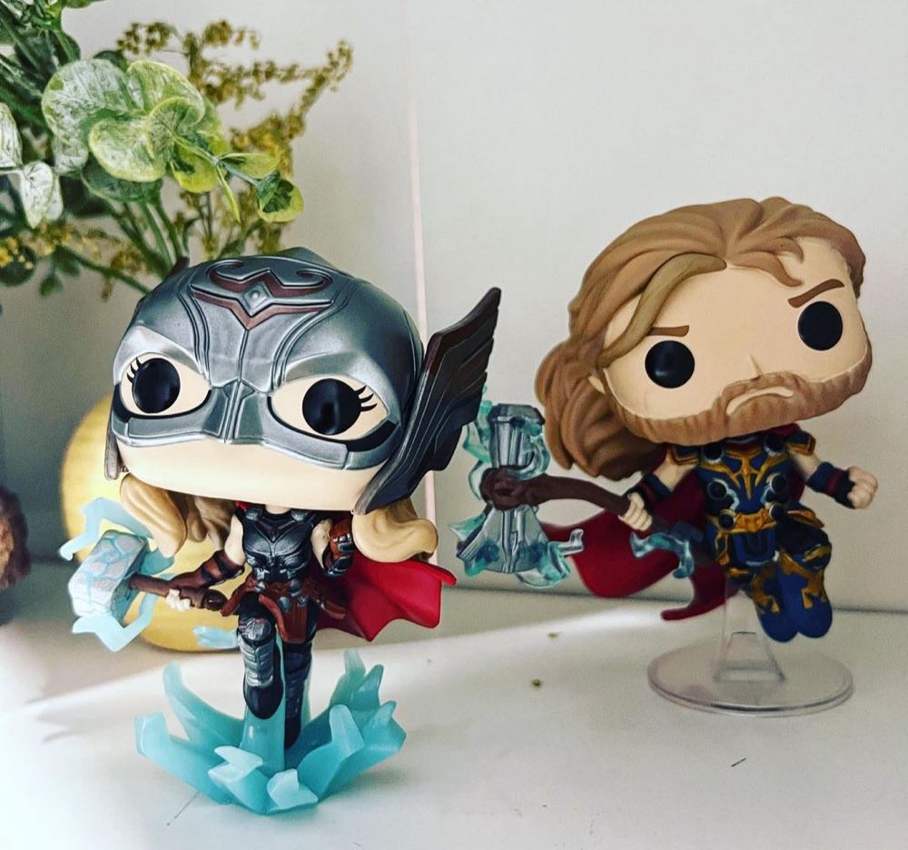 Thor and Mighty Thor - Thor vinyl figure collectible [Barcode 889698631761] - Main Image 3