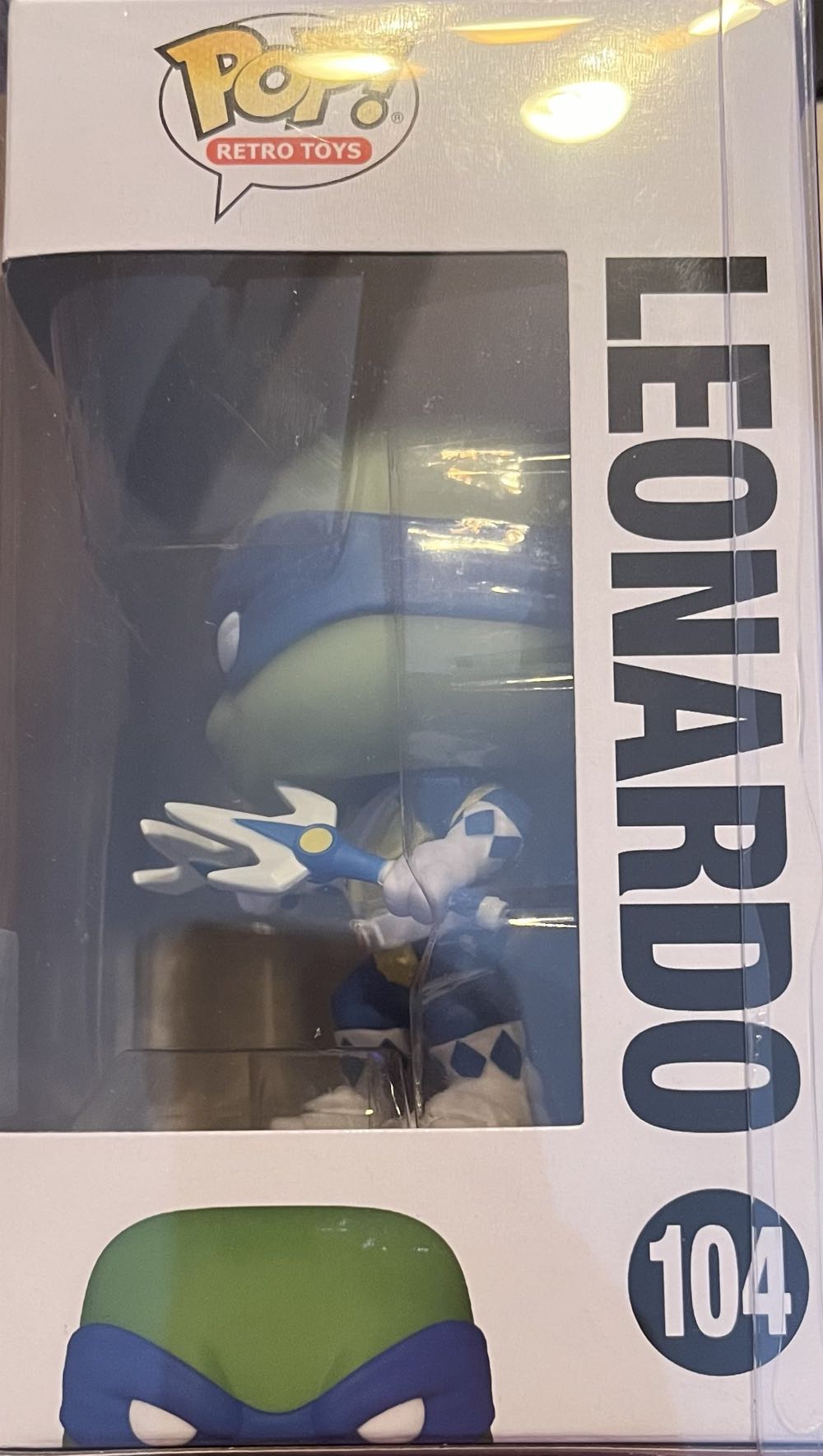 Leonardo - Teenage Mutant Ninja Turtles vinyl figure collectible [Barcode 889698652490] - Main Image 2