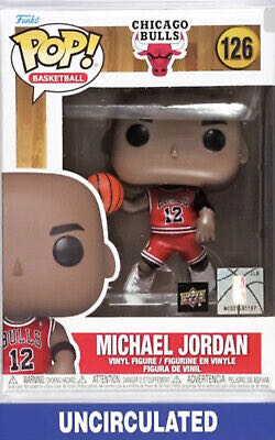 Michael Jordan (Red) - NBA vinyl figure collectible [Barcode 889698606899] - Main Image 3