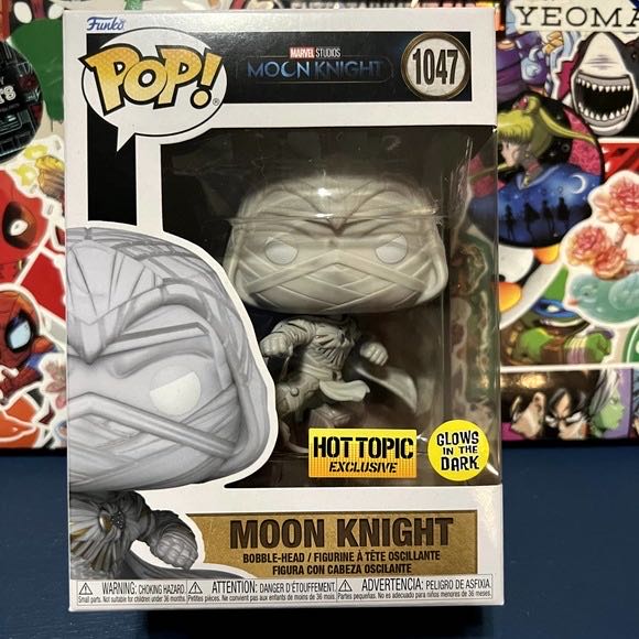 Moon Knight - Moon Knight vinyl figure collectible [Barcode 889698648981] - Main Image 2