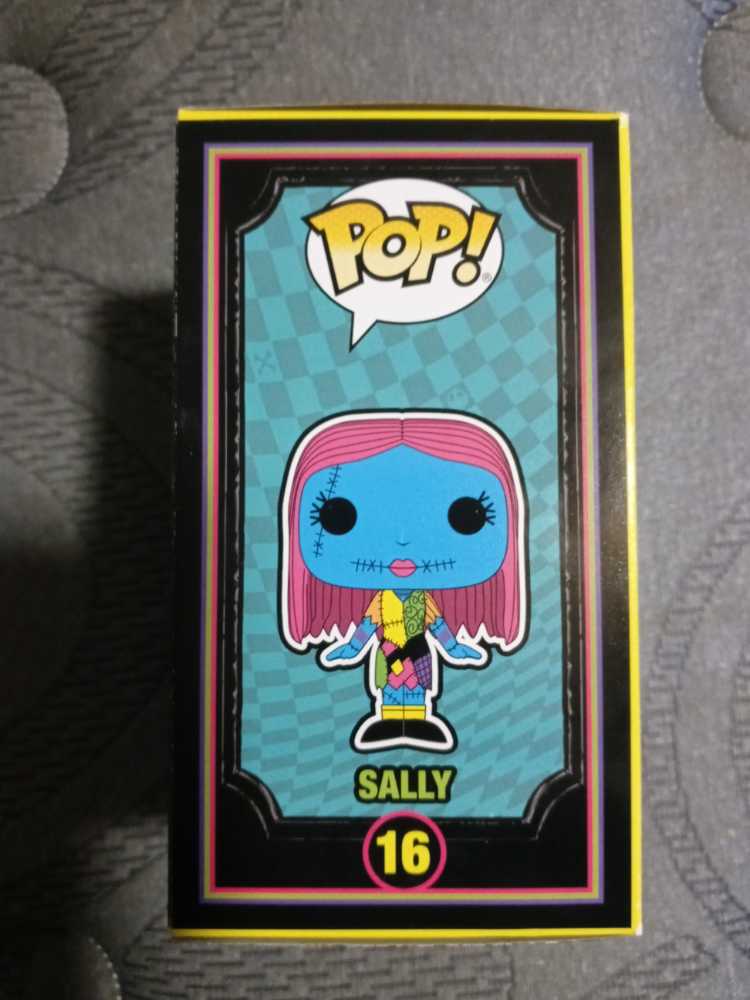 Sally #16 - Disney vinyl figure collectible [Barcode 889698639637] - Main Image 4