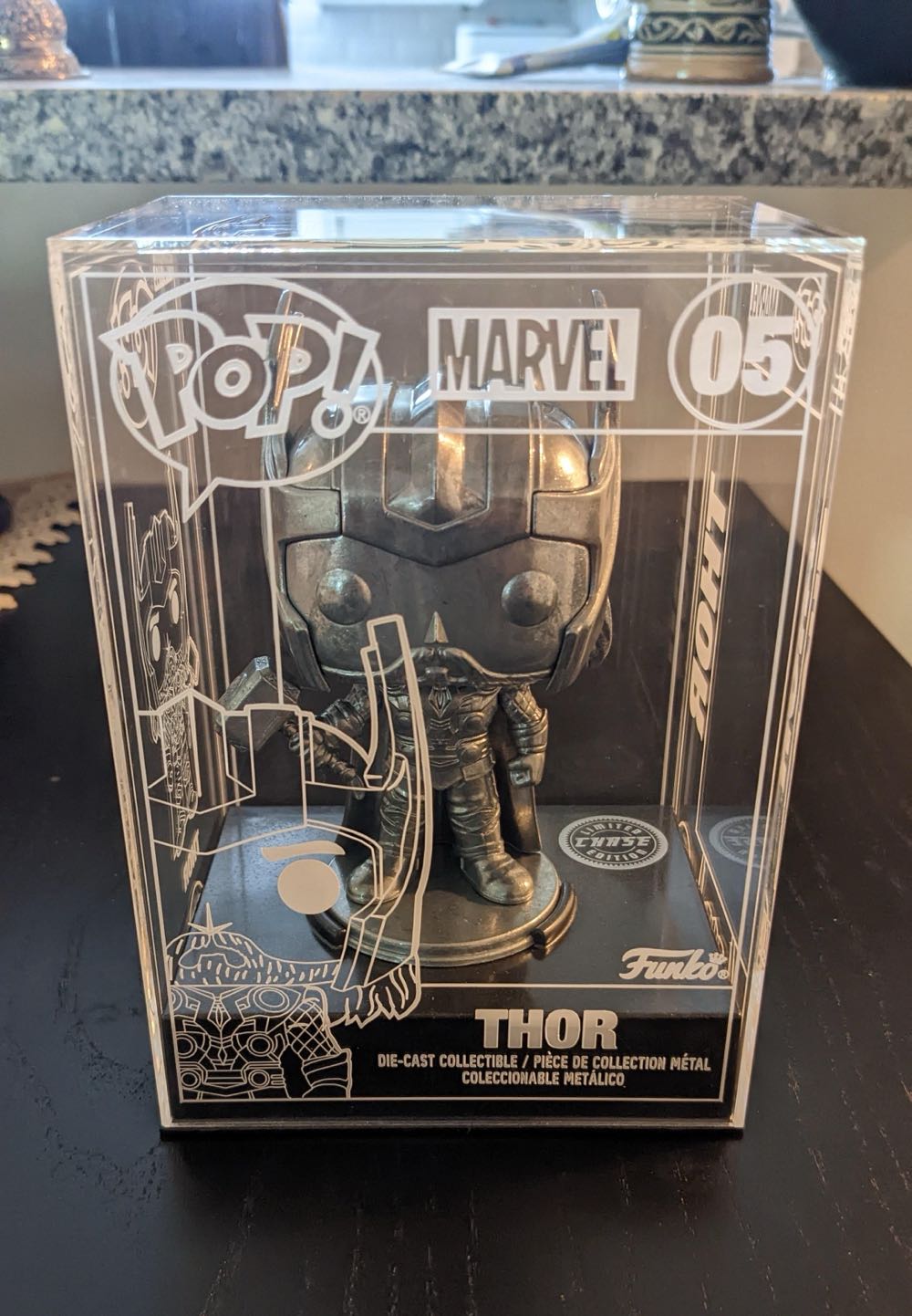 Thor Die Cast - Marvel Universe vinyl figure collectible [Barcode 889698637329] - Main Image 4