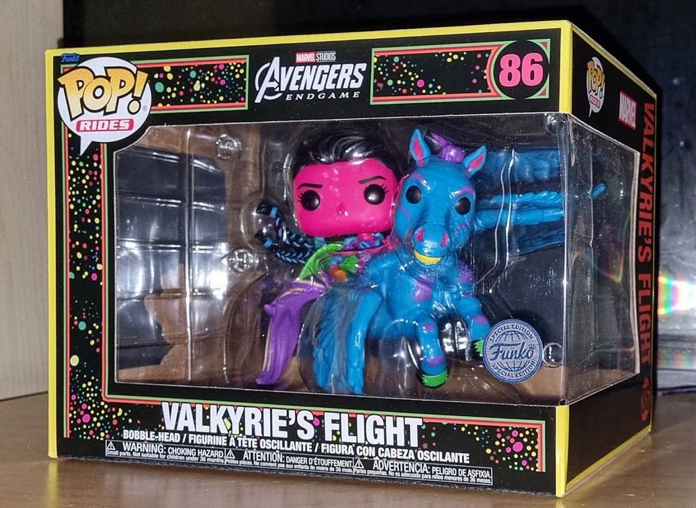 Valkyrie’s Flight - Avengers: Endgame vinyl figure collectible [Barcode 889698663359] - Main Image 4