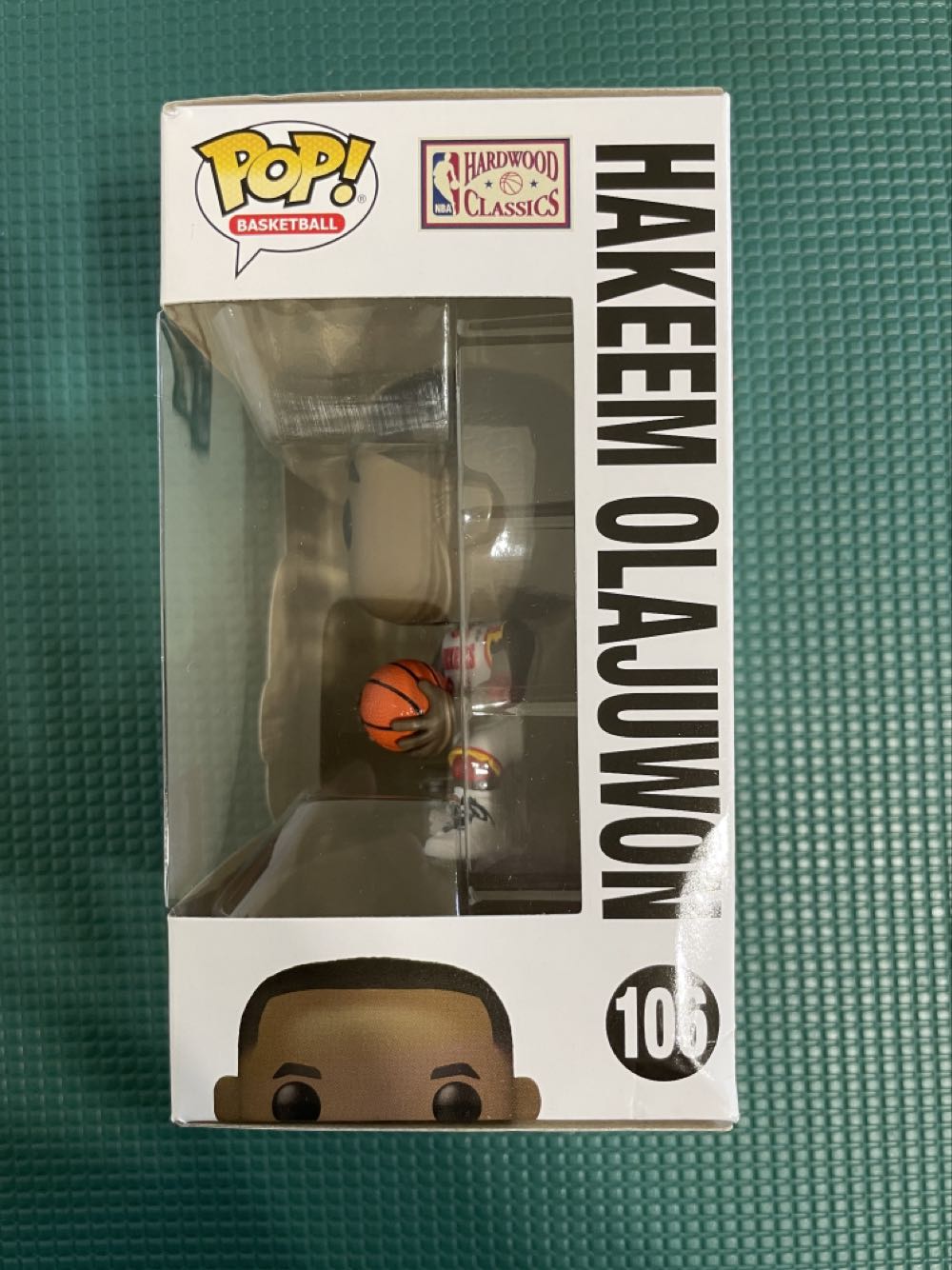 Hakeem Olajuwon - NBA vinyl figure collectible [Barcode 889698552196] - Main Image 3