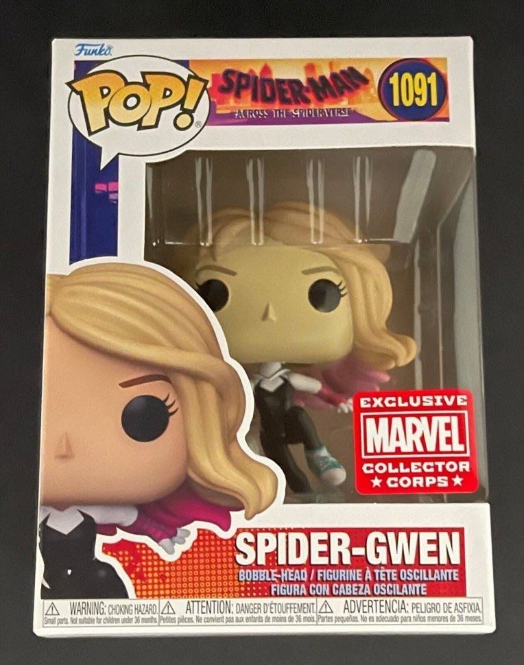 Spider-Gwen - Spider-Man vinyl figure collectible [Barcode 889698661799] - Main Image 2