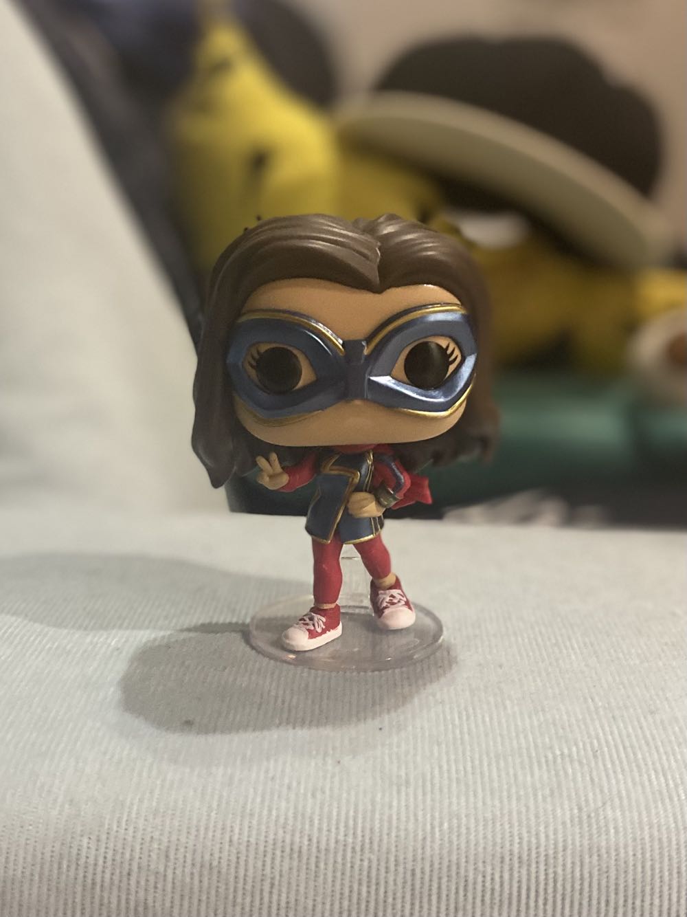 Ms. Marvel (Kamala Khan) - Marvel Universe vinyl figure collectible [Barcode 889698594950] - Main Image 2