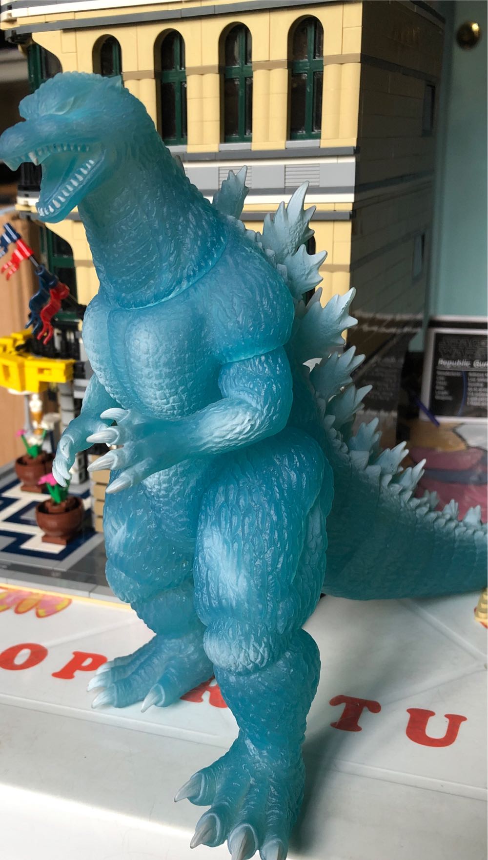 Godzilla ( Bandai / 2005 / Clear Blue ) - Godzilla vinyl figure collectible - Main Image 2