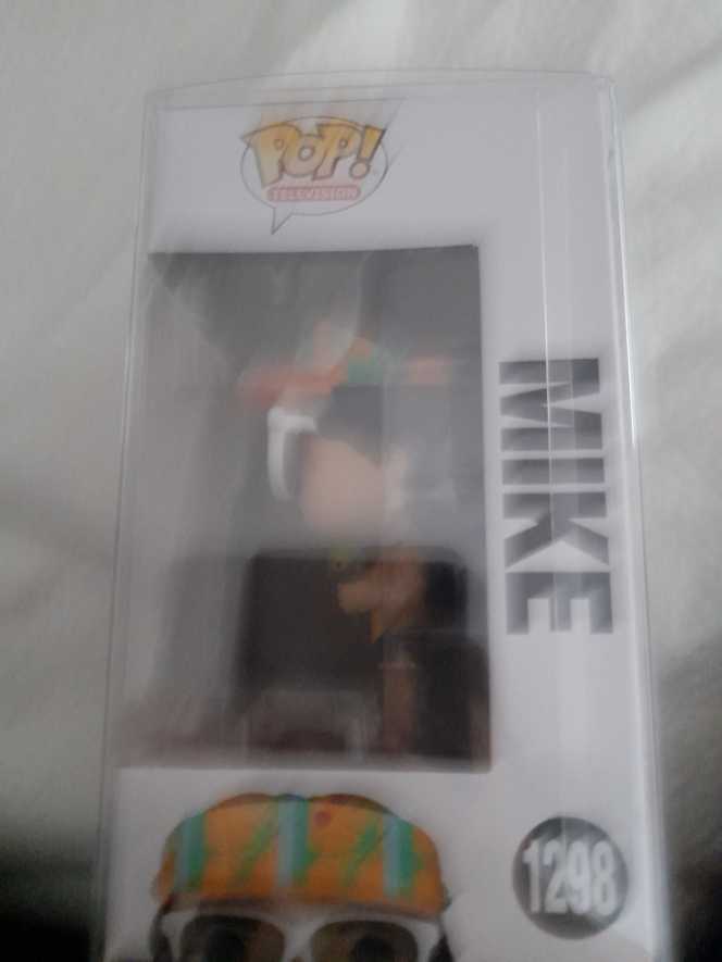 Mike - Stranger Things vinyl figure collectible [Barcode 889698656405] - Main Image 2