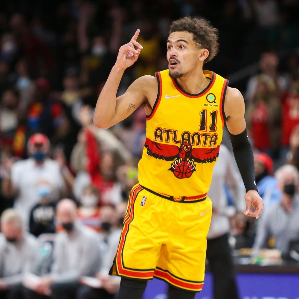 Trae Young  - NBA - “5” FUNKOPOP - (CHASE) Funko Premium Vinyl Gold - NBA vinyl figure collectible [Barcode 889698593830] - Main Image 3