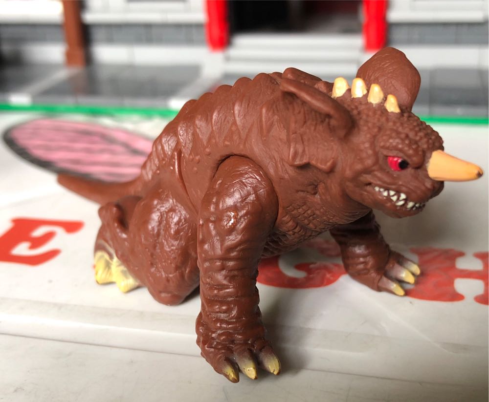 Baragon ( Bandai / HG Gashapon Series / 2001 ) - Godzilla vinyl figure collectible - Main Image 2