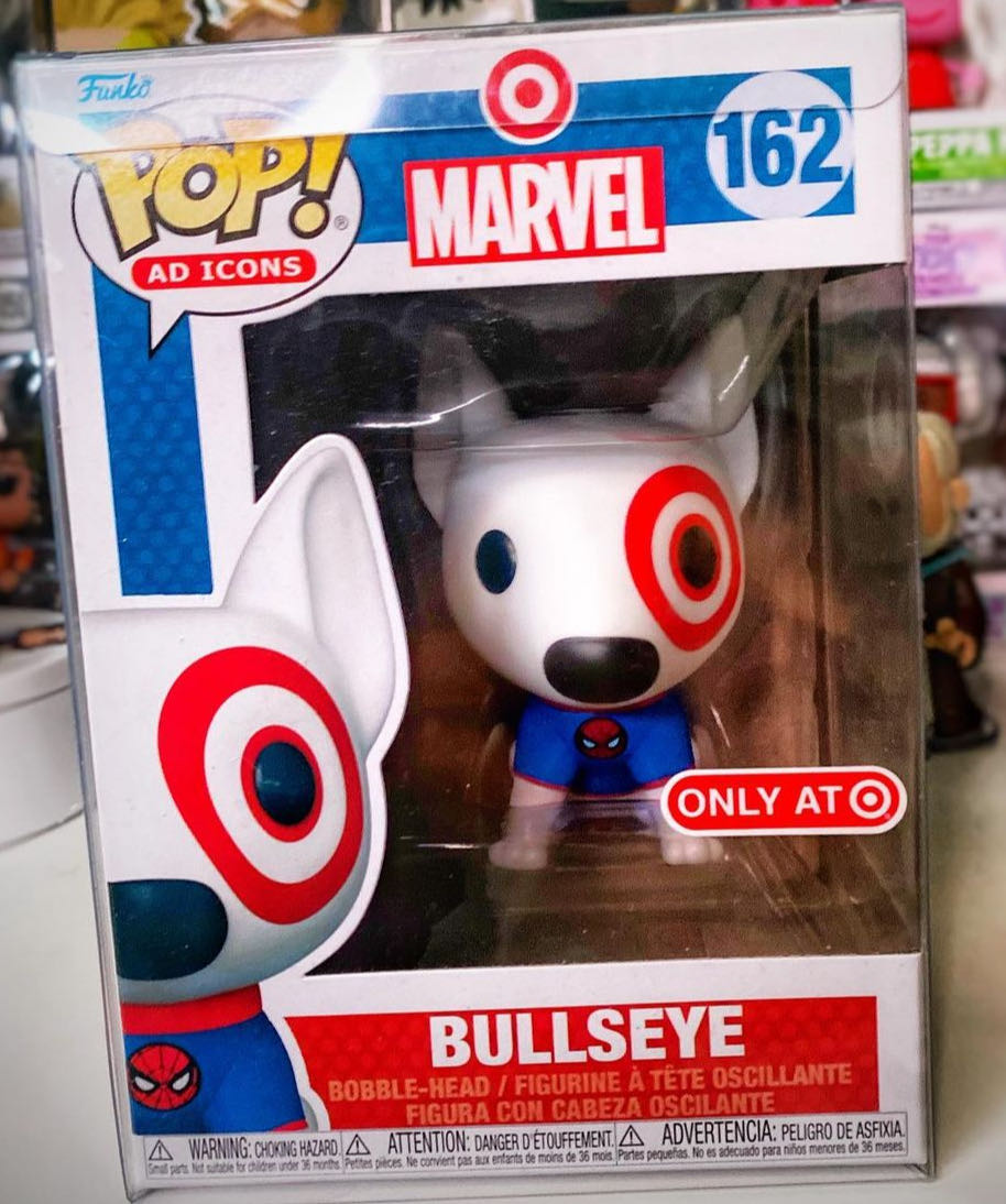 Bullseye - Marvel Universe vinyl figure collectible [Barcode 889698664486] - Main Image 3