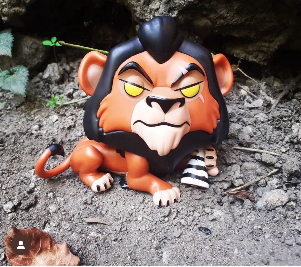 Scar - Disney Villains vinyl figure collectible [Barcode 889698589345] - Main Image 3