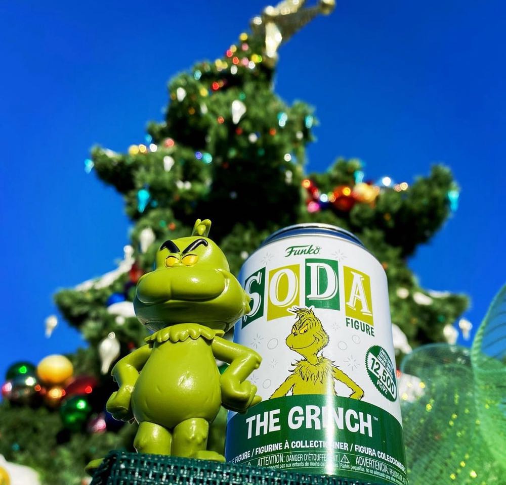 Grinch - Dr. Seuss vinyl figure collectible [Barcode 889698659758] - Main Image 4