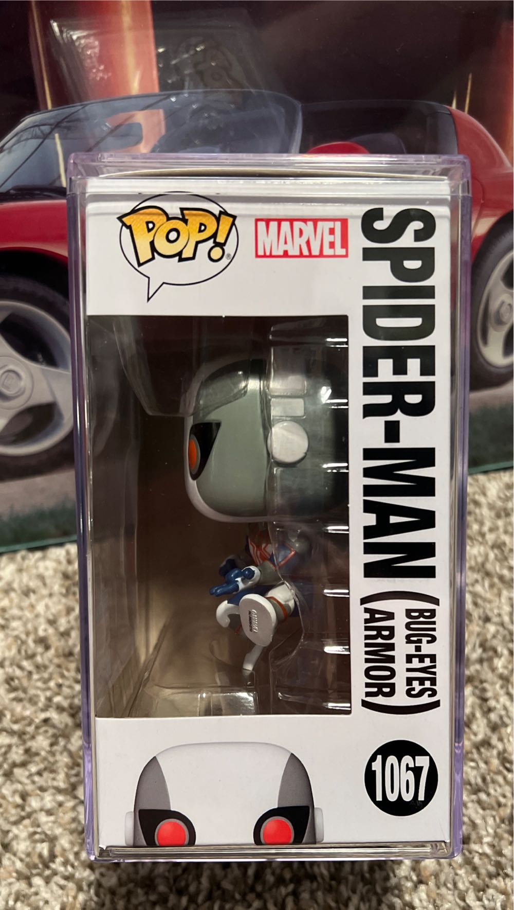 Spider-Man (Bug-Eyes Armor) Pop! 1067 - Spider-Man vinyl figure collectible [Barcode 889698653657] - Main Image 3