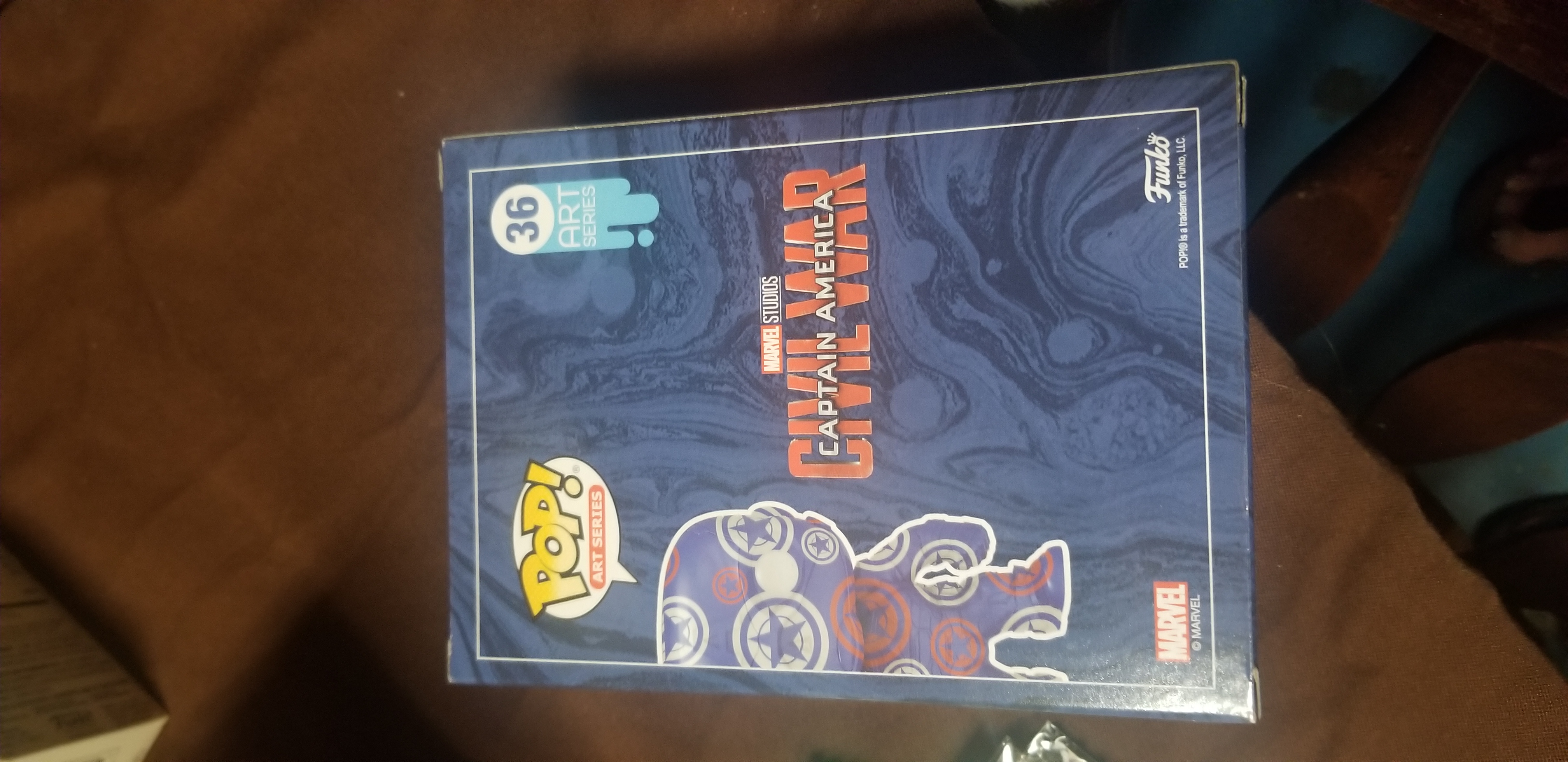 Captain America  vinyl figure collectible [Barcode 3228968562423] - Main Image 2