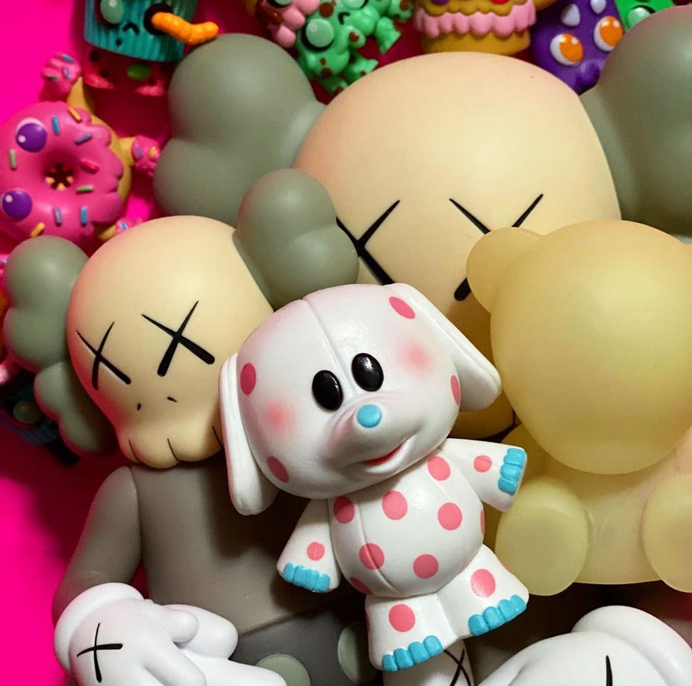 Misfit Elephant (Funko Soda) - Rudolph the Red-Nosed Reindeer vinyl figure collectible [Barcode 889698659437] - Main Image 3