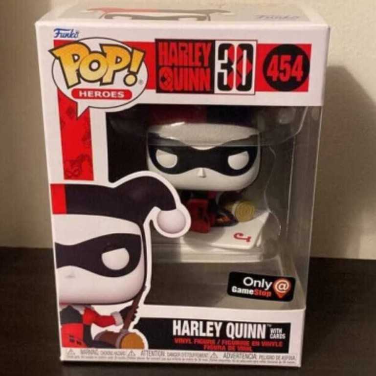 Harley Quinn (With Cards) - DC Universe vinyl figure collectible [Barcode 889698663182] - Main Image 3