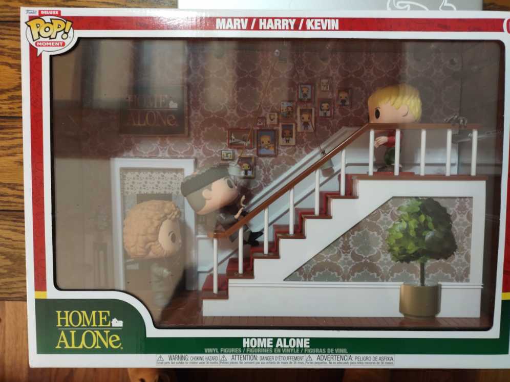 Kevin / Marv / Harry (Deluxe)  vinyl figure collectible [Barcode 889698684293] - Main Image 2