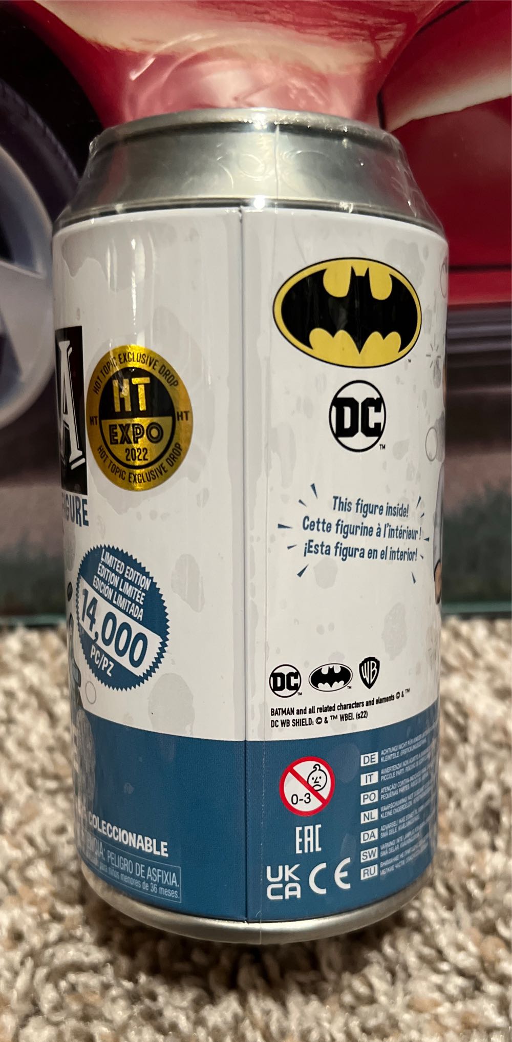 Two-Face (Soda) - Batman vinyl figure collectible [Barcode 889698689540] - Main Image 3