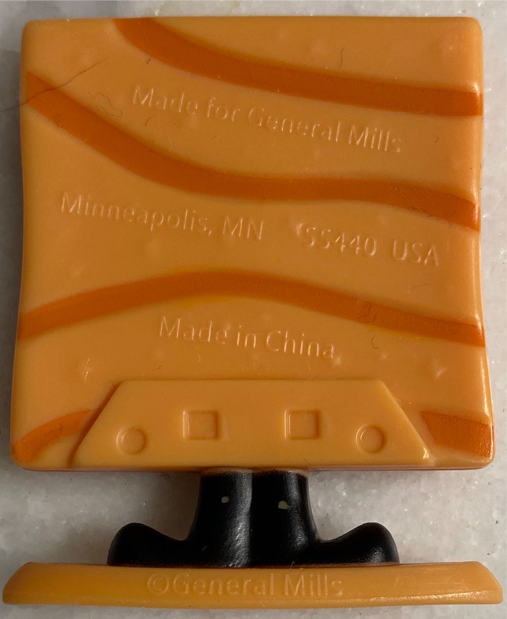 Cereal Squad - Cinnamoji 90s - General Mills vinyl figure collectible - Main Image 2