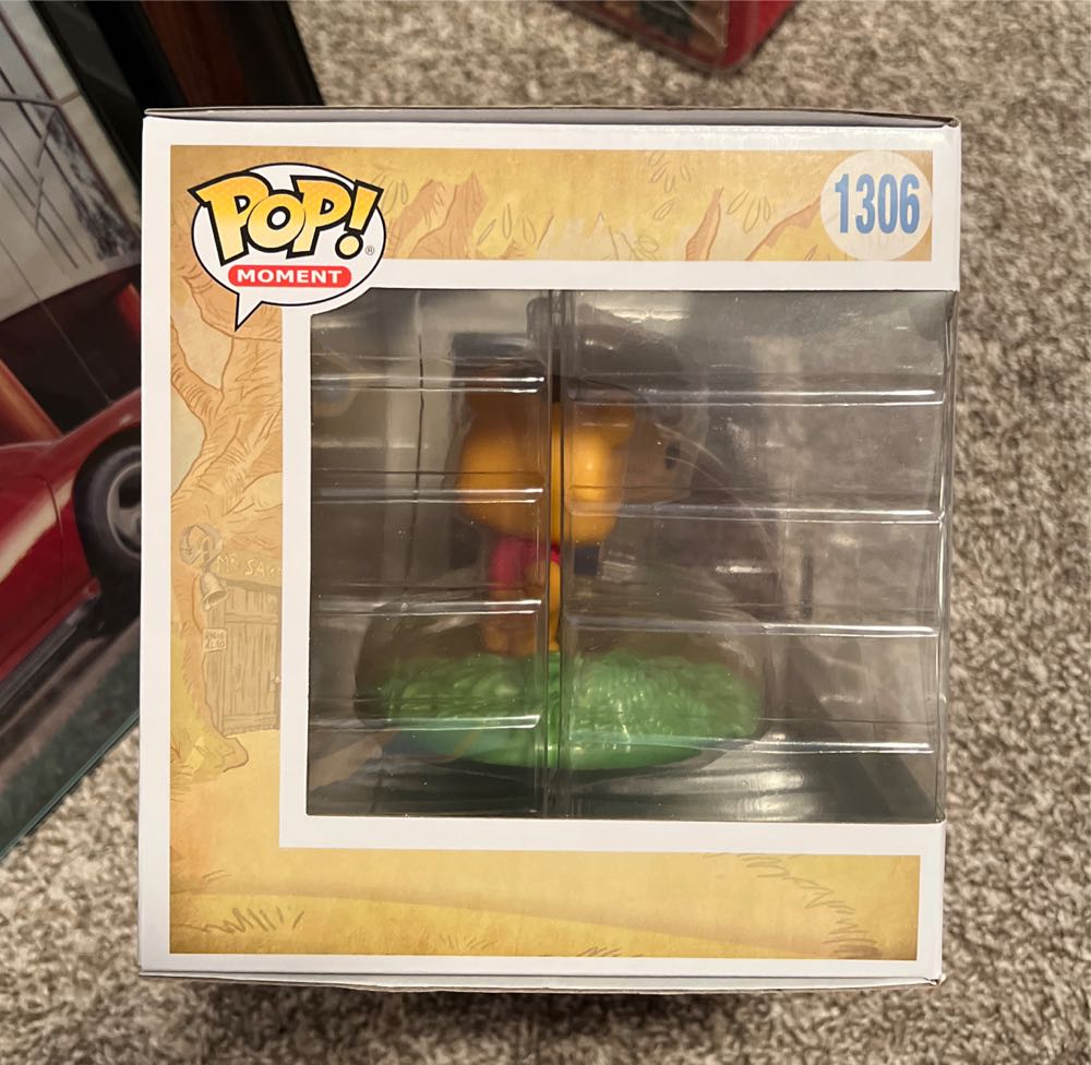 Christopher Robin With Pooh - Winnie the Pooh vinyl figure collectible [Barcode 889698682312] - Main Image 4