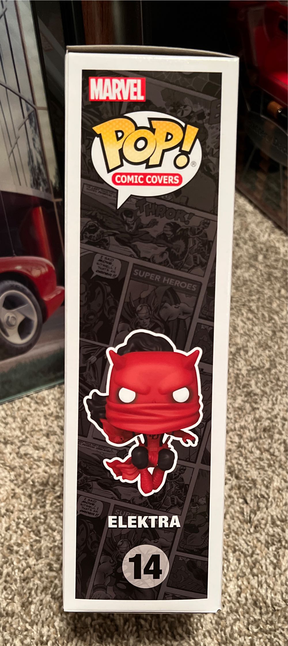 Elektra - Marvel Universe vinyl figure collectible [Barcode 889698657426] - Main Image 4