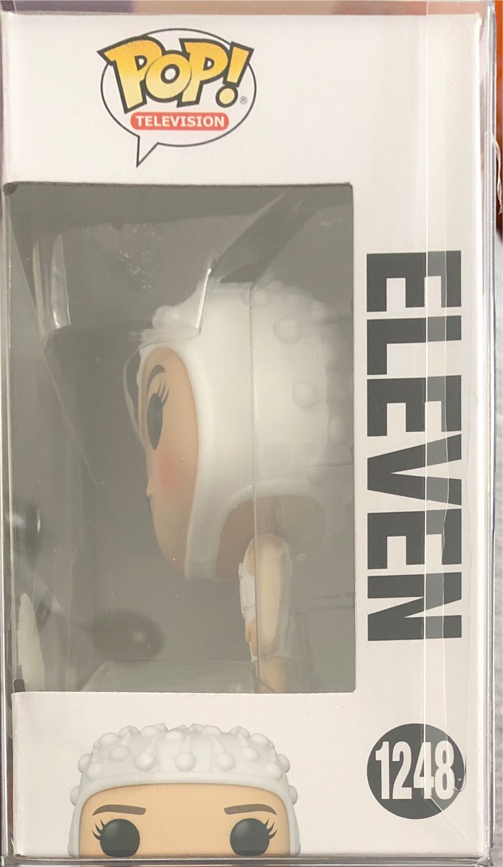 Eleven - Stranger Things vinyl figure collectible [Barcode 889698623919] - Main Image 2