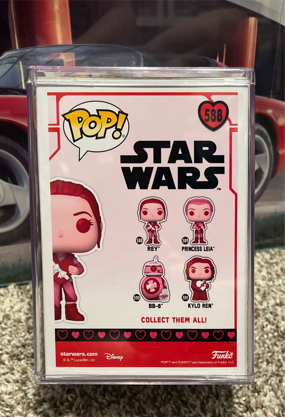 # 588 Rey - Star Wars vinyl figure collectible [Barcode 889698676144] - Main Image 2