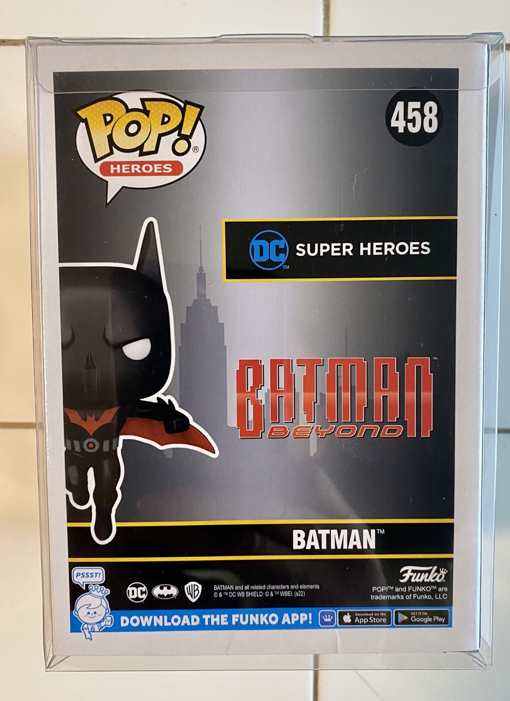 Batman Beyond - Batman Beyond vinyl figure collectible [Barcode 889698666459] - Main Image 3